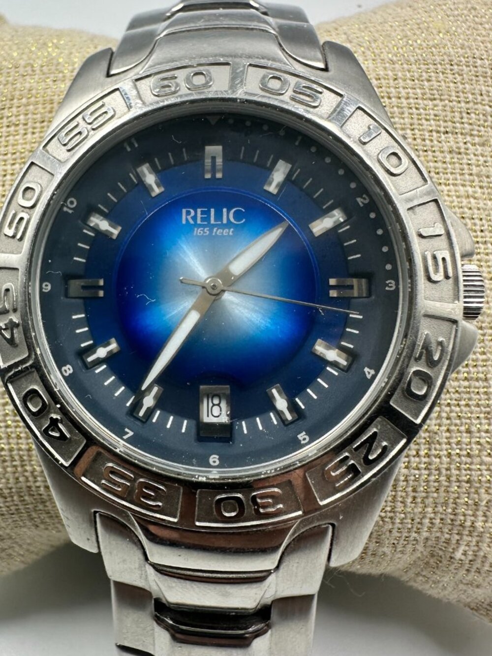 Relic Watch Men Silver Tone Blue Date Window Round Dial 40MM New Battery